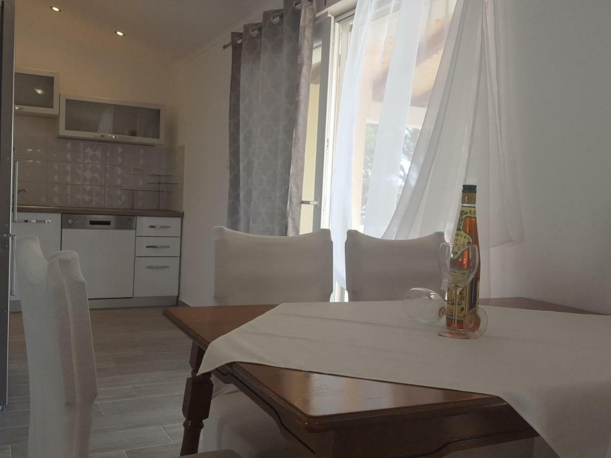 Apartmani Slavica Rab Town Exteriör bild
