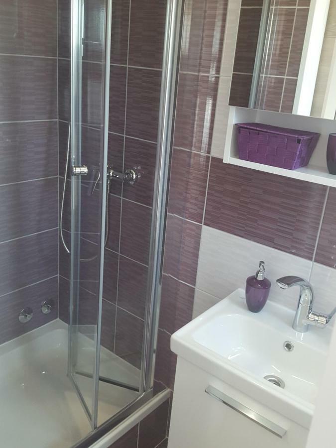 Apartmani Slavica Rab Town Exteriör bild