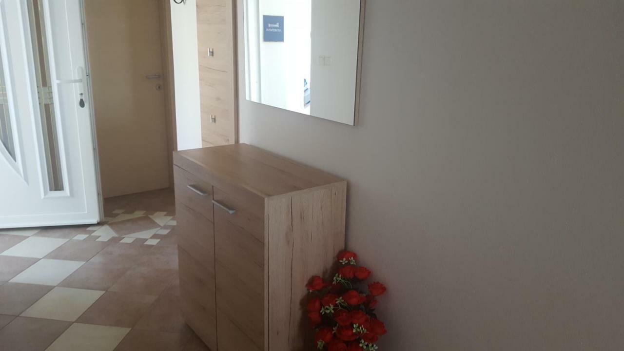 Apartmani Slavica Rab Town Exteriör bild