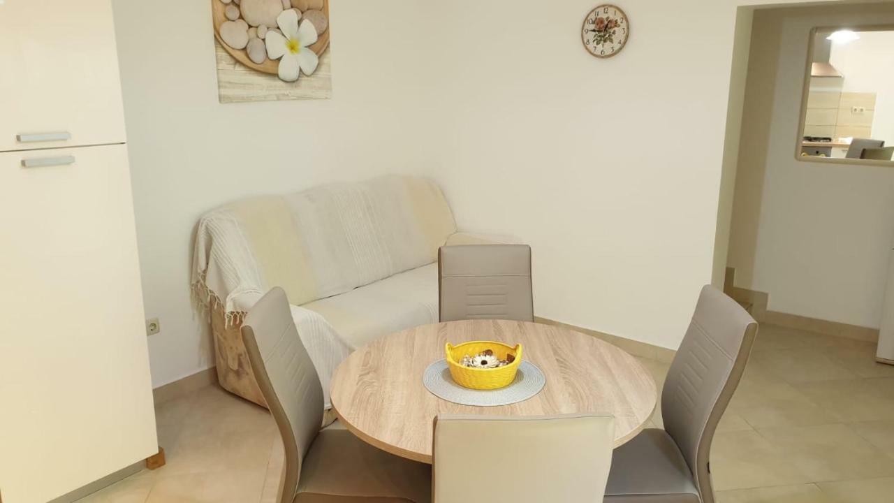 Apartmani Slavica Rab Town Exteriör bild