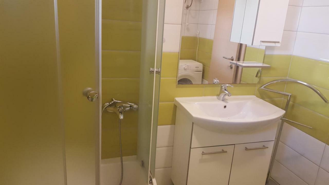 Apartmani Slavica Rab Town Exteriör bild