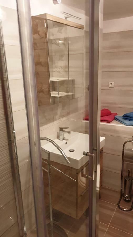 Apartmani Slavica Rab Town Exteriör bild
