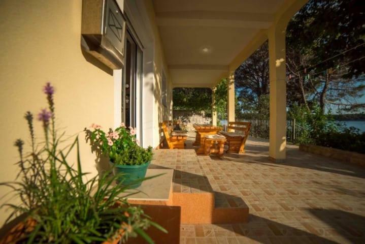 Apartmani Slavica Rab Town Exteriör bild