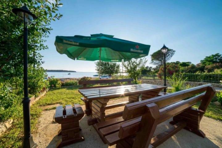 Apartmani Slavica Rab Town Exteriör bild